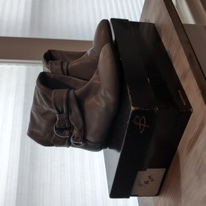 B. Makowsky Leather Bfrebay Gray/black Slouch Boots
